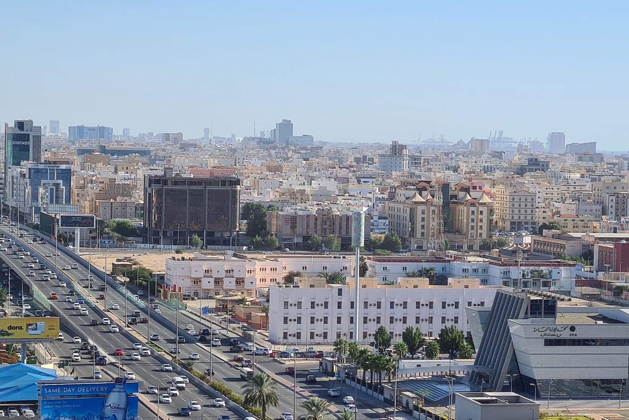 Moevenpick Hotel City Star Yidda Exterior foto Riyadh skyline
