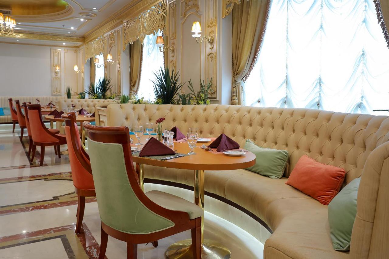 Moevenpick Hotel City Star Yidda Exterior foto Restaurant