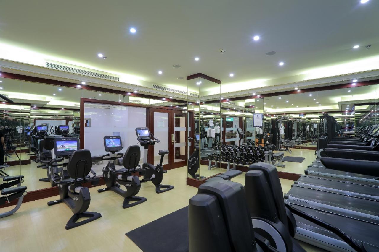 Moevenpick Hotel City Star Yidda Exterior foto The gym at the hotel