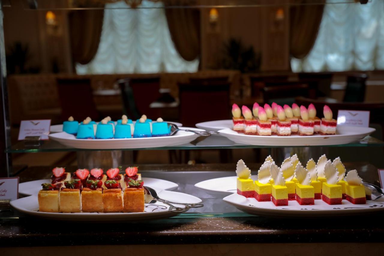 Moevenpick Hotel City Star Yidda Exterior foto Desserts