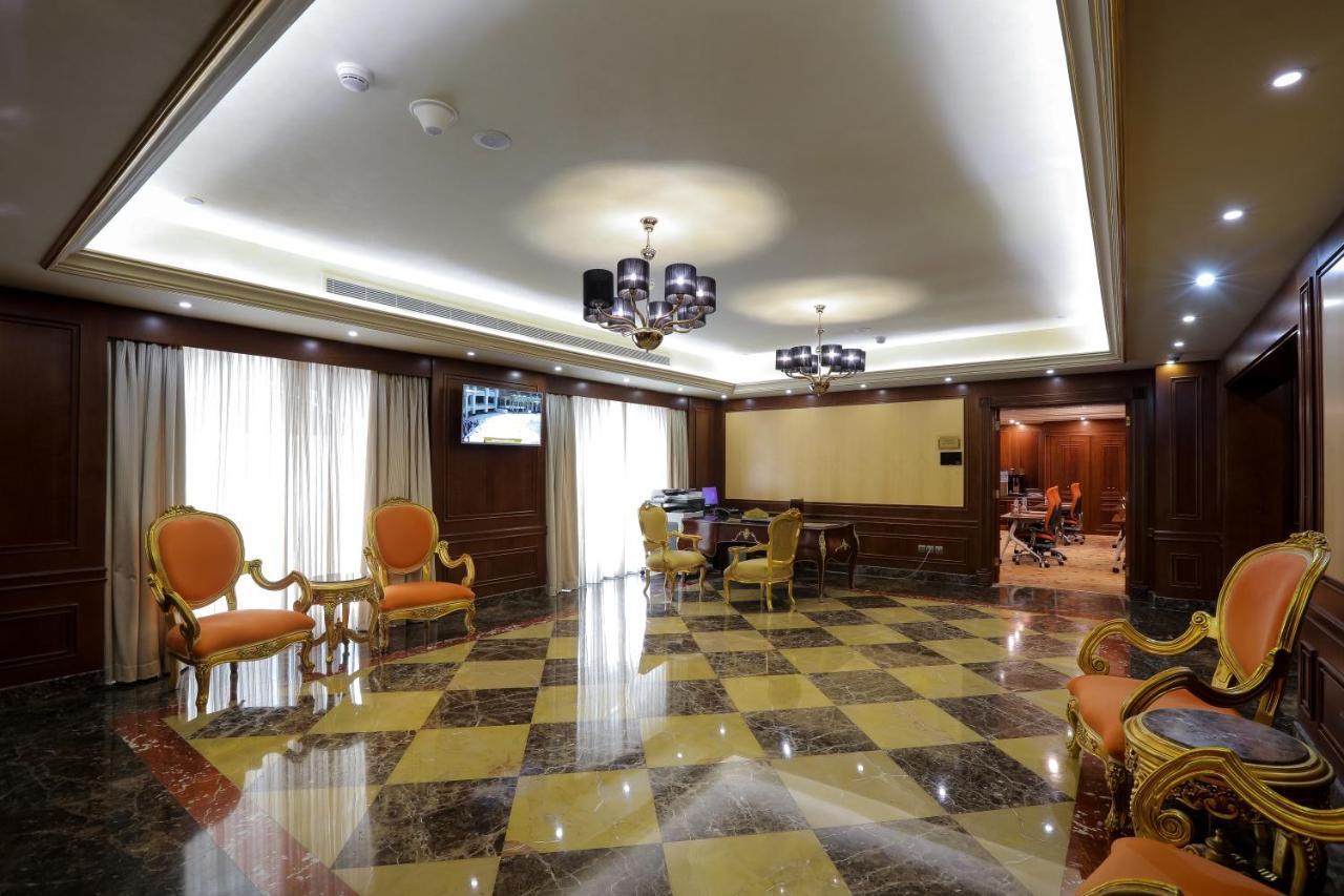 Moevenpick Hotel City Star Yidda Exterior foto The lobby of the hotel