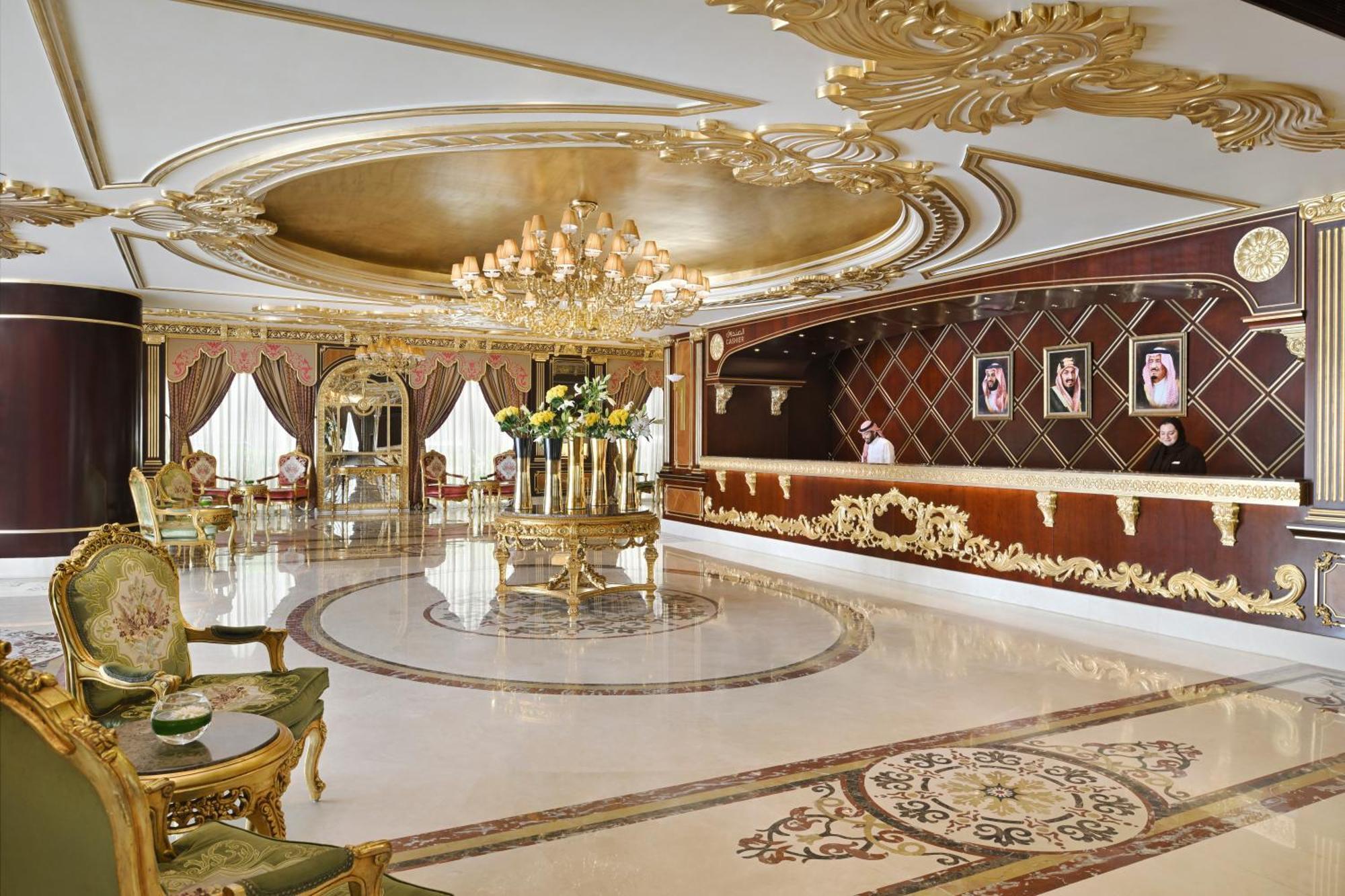 Moevenpick Hotel City Star Yidda Exterior foto The lobby of the hotel