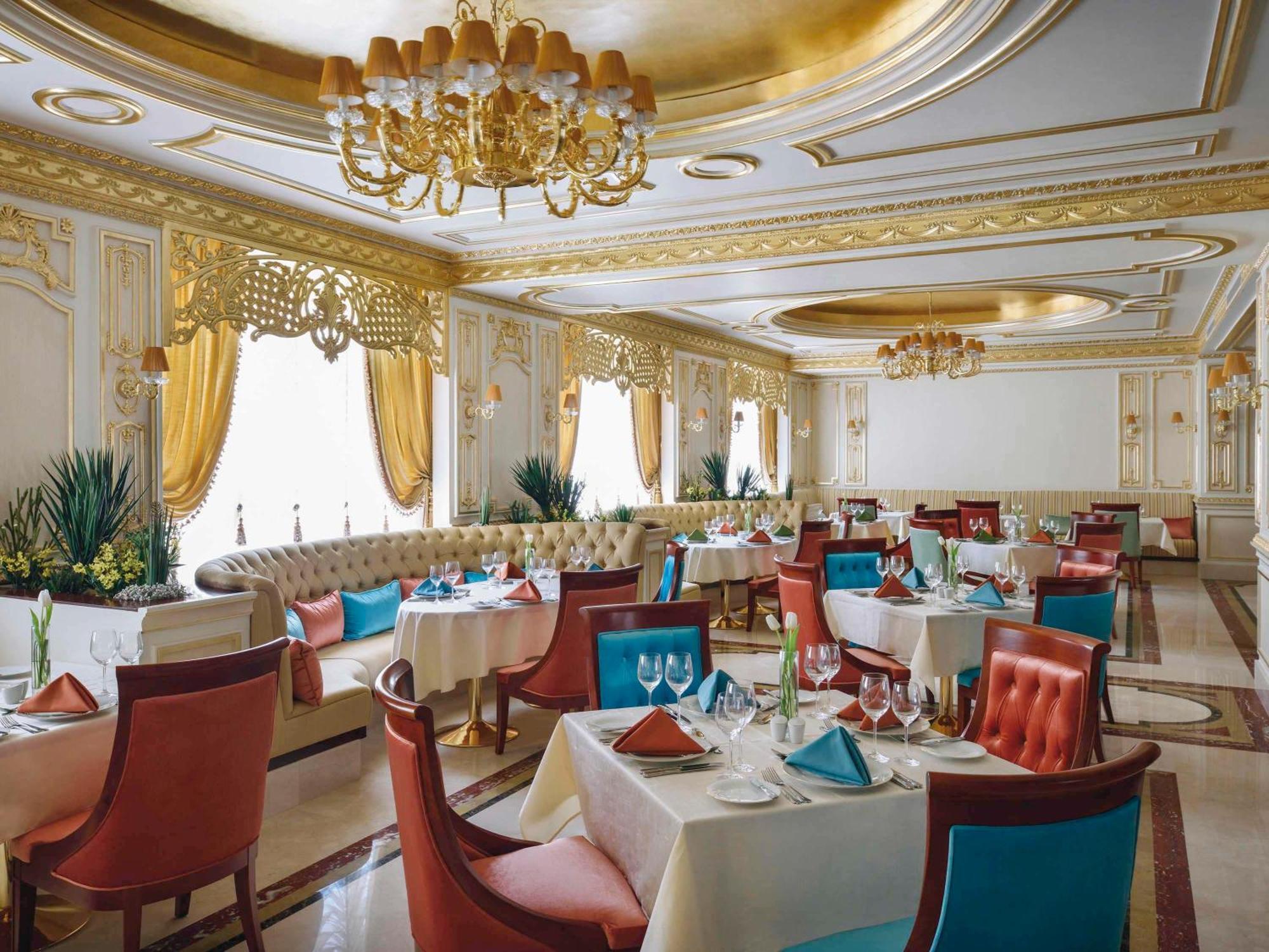 Moevenpick Hotel City Star Yidda Exterior foto Restaurant