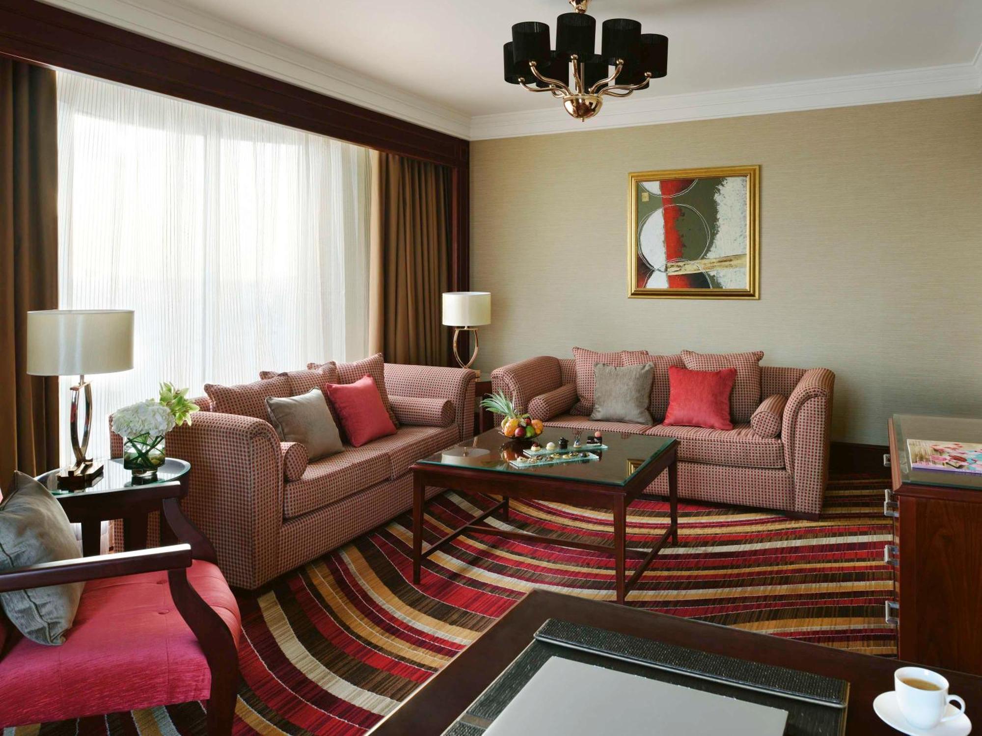 Moevenpick Hotel City Star Yidda Exterior foto A living room