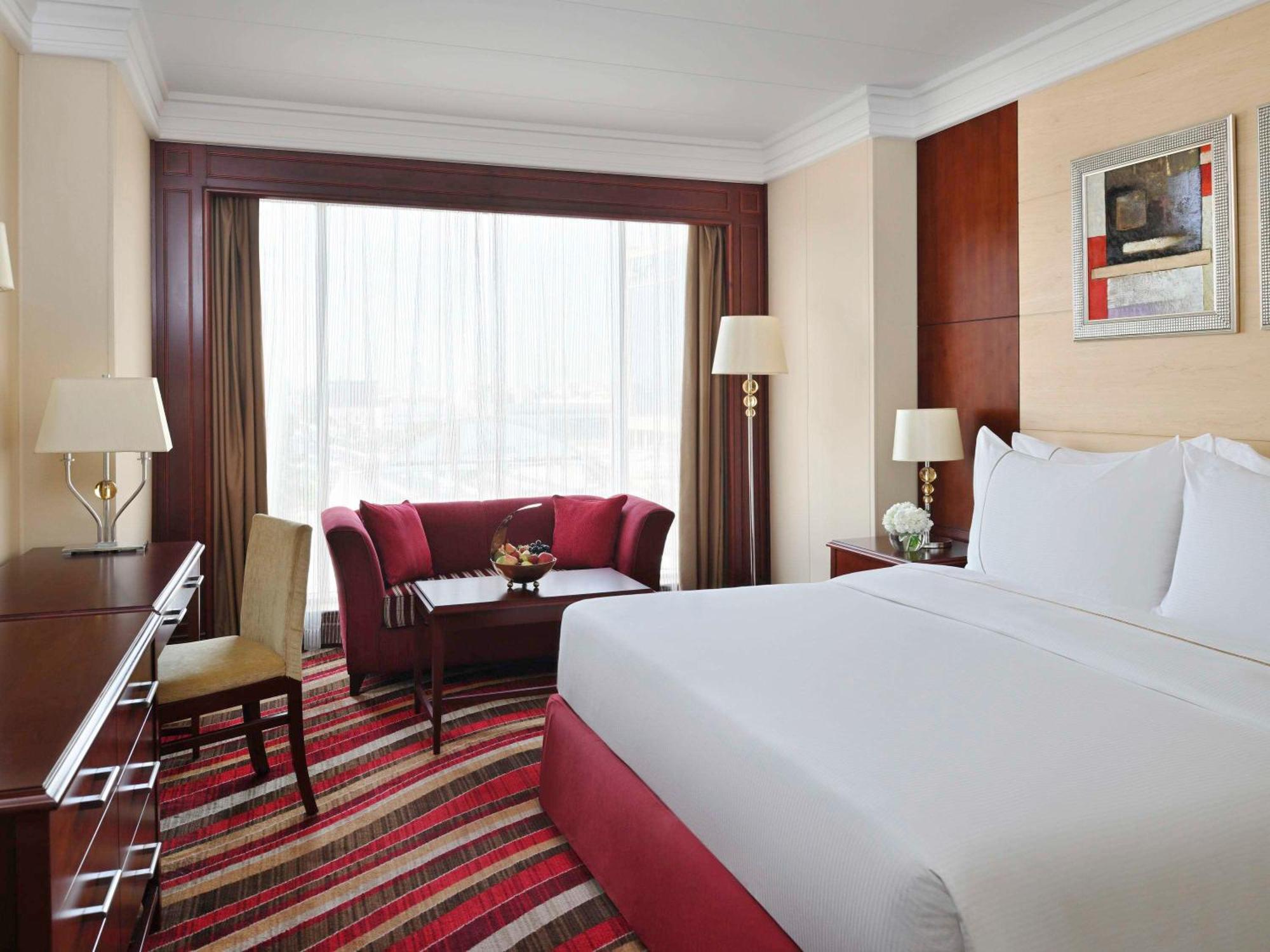 Moevenpick Hotel City Star Yidda Exterior foto A room at the hotel